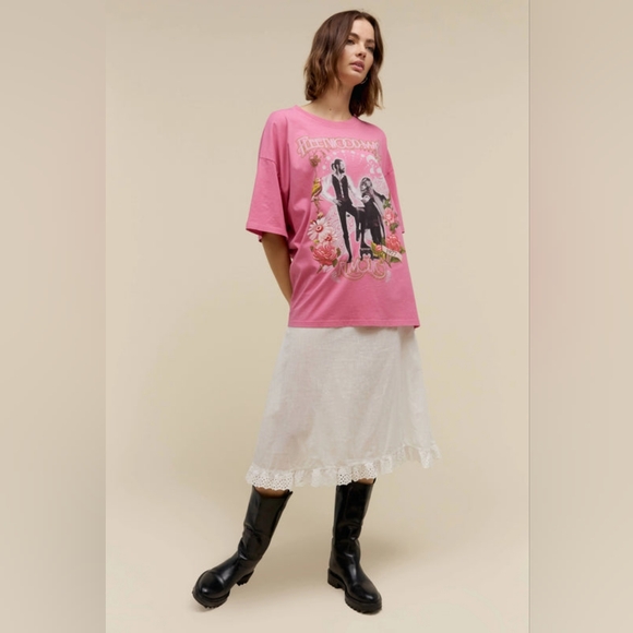 NWT DAYDREAMER FLEETWOOD MAC TEE, PINK, ONE SIZE - Picture 2 of 4